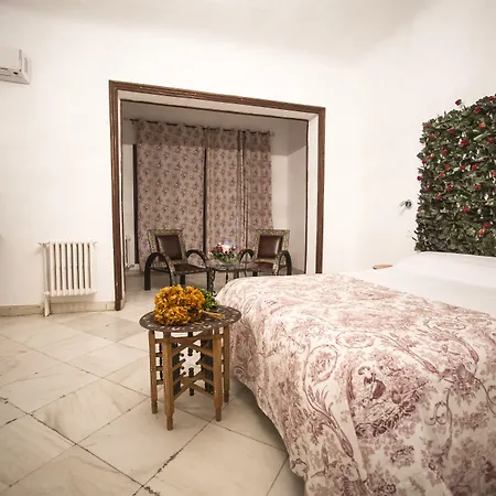 Gala Placida 1923 Otel Granada